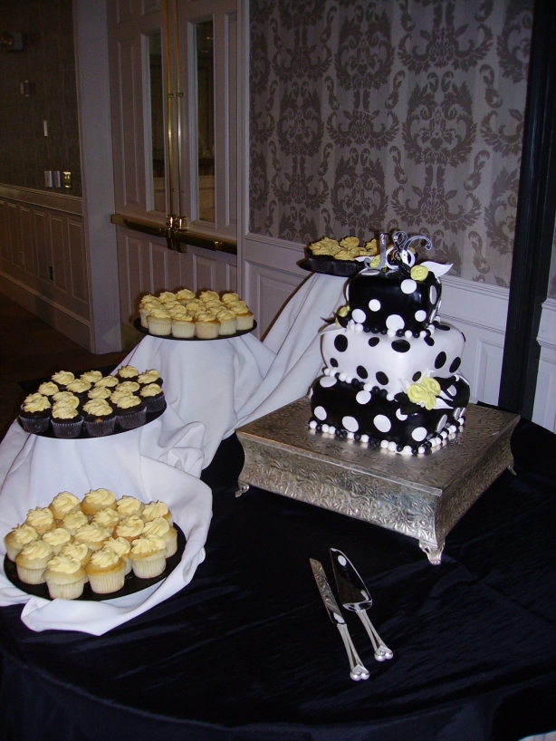 We loved this adorable black white yellow wedding The colors popped and 