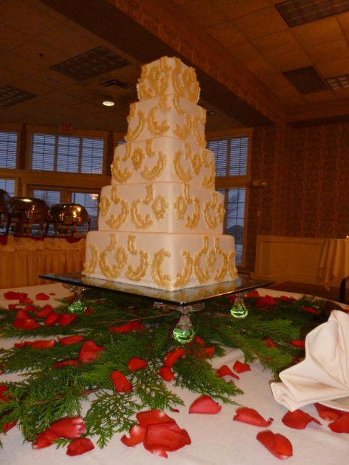 Table Centerpieces and floral by THE FLOWER MILL Cake by CHEF APRIL 